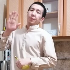 Макс, 28