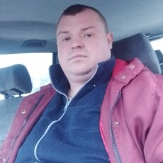 Толя, 31