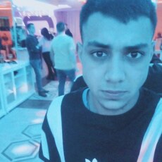 Артур, 24