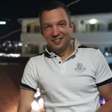 Валентин, 36