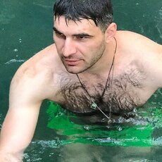 Эдуард, 36