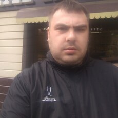 Лёша, 33