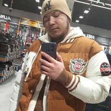 Леонид, 27
