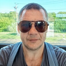 Юрий, 38