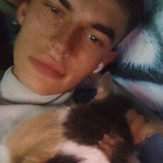 Максим, 20