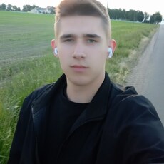 Арсений, 20