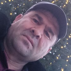 Валентин, 47