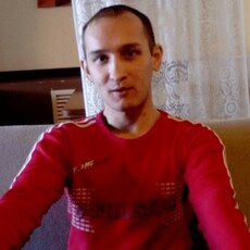 Слава, 37