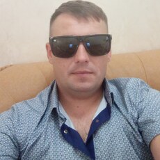 Яков, 32