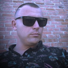 Владимир, 32