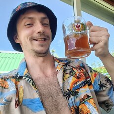 Тим, 28