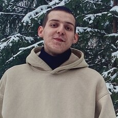 Яша, 21
