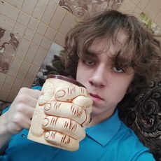 Леонид, 19