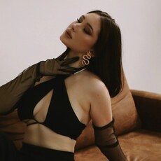 Милана, 23