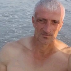 Валентин, 48