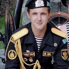 Назар, 22