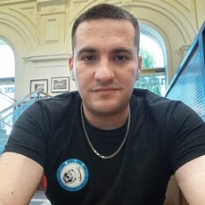 Артур, 32