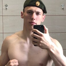 Роман, 23