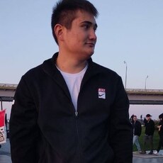 Яша, 21