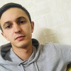 Леонид, 27