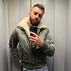 Валентин, 35