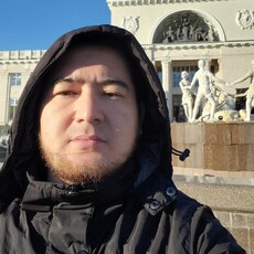 Валера, 33