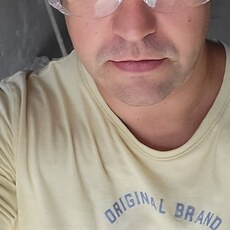 Юра, 42
