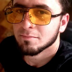 Тарас, 27