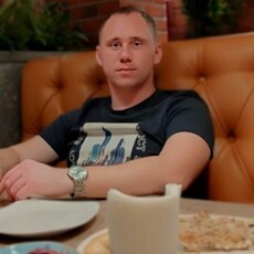 Толя, 26