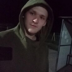 Юра, 25