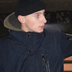 Толя, 21