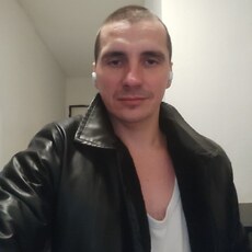 Виталя, 32