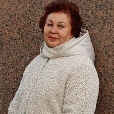 Нора, 60