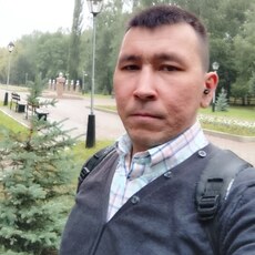 Гриша, 35