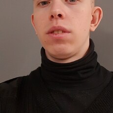 Юра, 28