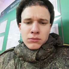 Михаил, 21