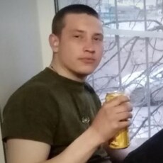 Тёма, 33