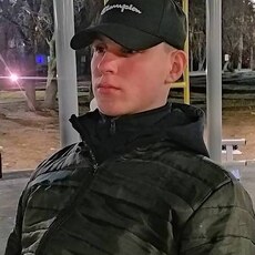Лёня, 21