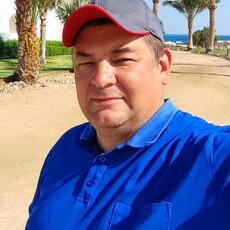 Михаил, 42