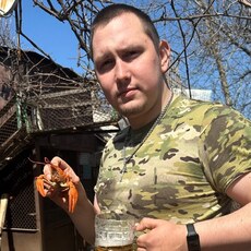 Яша, 22