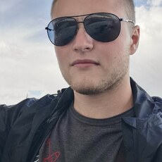Григорий, 23