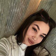 Мила, 33
