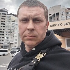 Валентин, 39