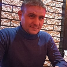 Юра, 38