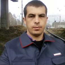 Роман, 37
