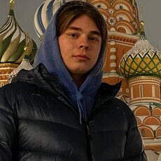Тарас, 19
