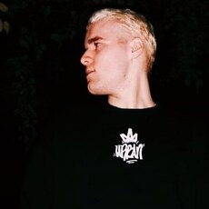 Толя, 22