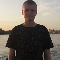 Юра, 23