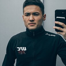 Макс, 25