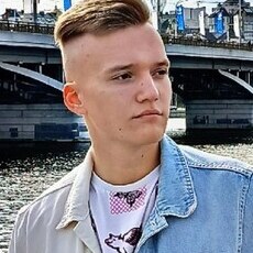 Артемий, 19